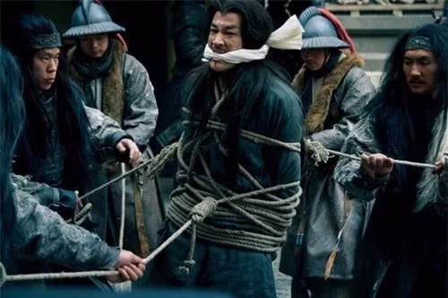 Lữ Bố để lại di ngôn gì khiến Tào Tháo "chết không nhắm mắt”? - Hình 3 Lu Bo de lai di ngon gi khien Tao Thao