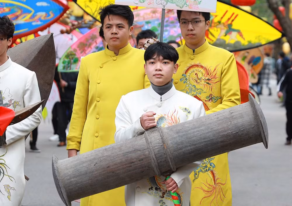 … sáo và dây diều dài khoảng 100m cũng được làm bằng tre.
