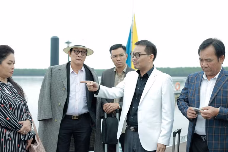 Phim hai Tet 2024 van thieu phim dang xem du bot nham nhi, ho hang