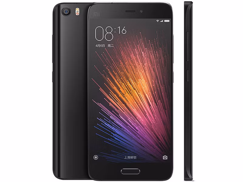 Màn hình của Xiaomi Mi 5 được phủ kính cường lực vát cong 2,5D giúp người dùng dễ thao tác hơn.
