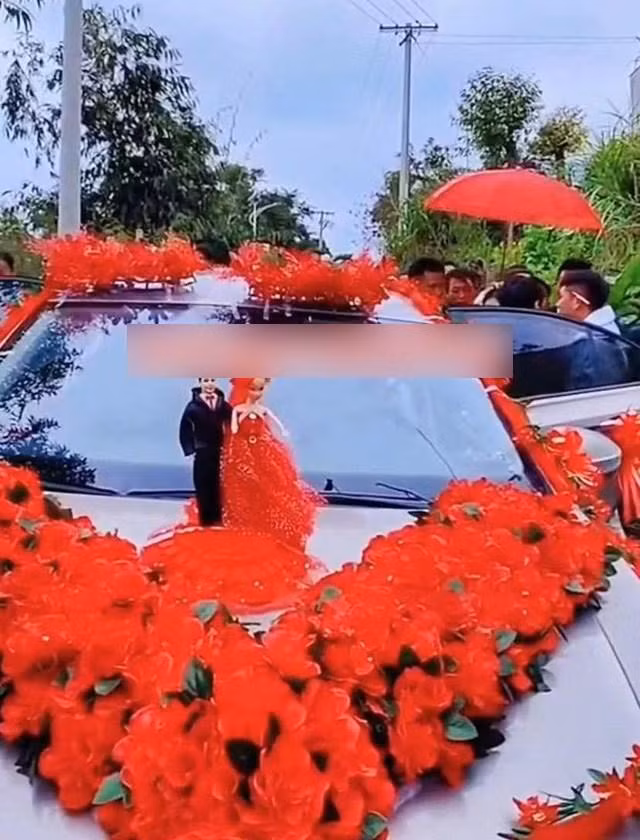 Chu re khoc tham thiet o dam cuoi, co dau phan ung bat ngo-Hinh-5