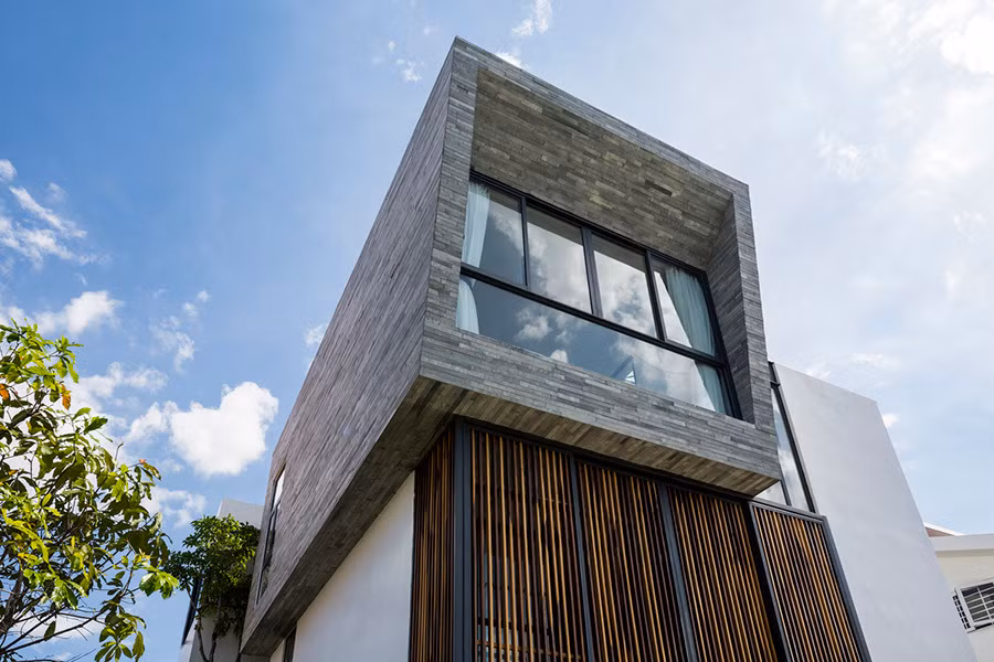 Biệt thự hiện đại nhưng vẫn ngập mảng xanh ở phố biển Nha Trang