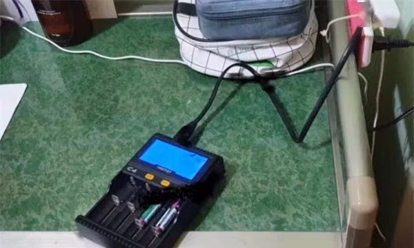 Chó nhà sủa liên hồi, xuống tầng kiểm tra tá hỏa khi thấy 1 thứ - Hình 2 Cho nha sua lien hoi, xuong tang kiem tra ta hoa khi thay 1 thu-Hinh-2