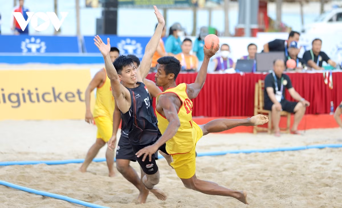 Khởi đầu SEA Games 31 bóng ném bãi biển chiến thắng ấn tượng - Hình 2 Khoi dau SEA Games 31 bong nem bai bien chien thang an tuong-Hinh-2
