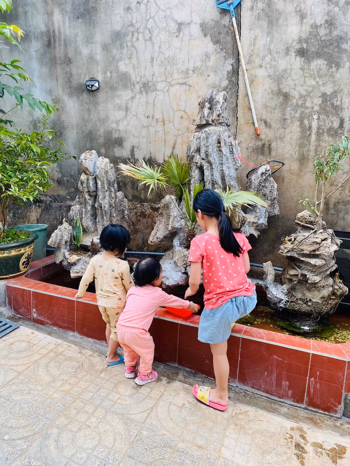 Nha mai Thai rong 170m2 o Gia Lai co vuon rau nho xinh muot mat-Hinh-17