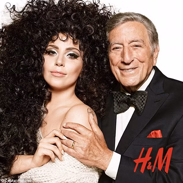 Gaga vừa hoàn thành chiến dịch chụp ảnh quảng cáo cho H&amp;M mùa giáng sinh sắp tới.