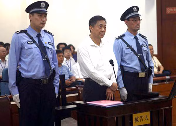 Bức ảnh do tòa án Jinan công bố, lần đầu cho thấy Bạc Hy Hai sau 17 tháng biệt giam.