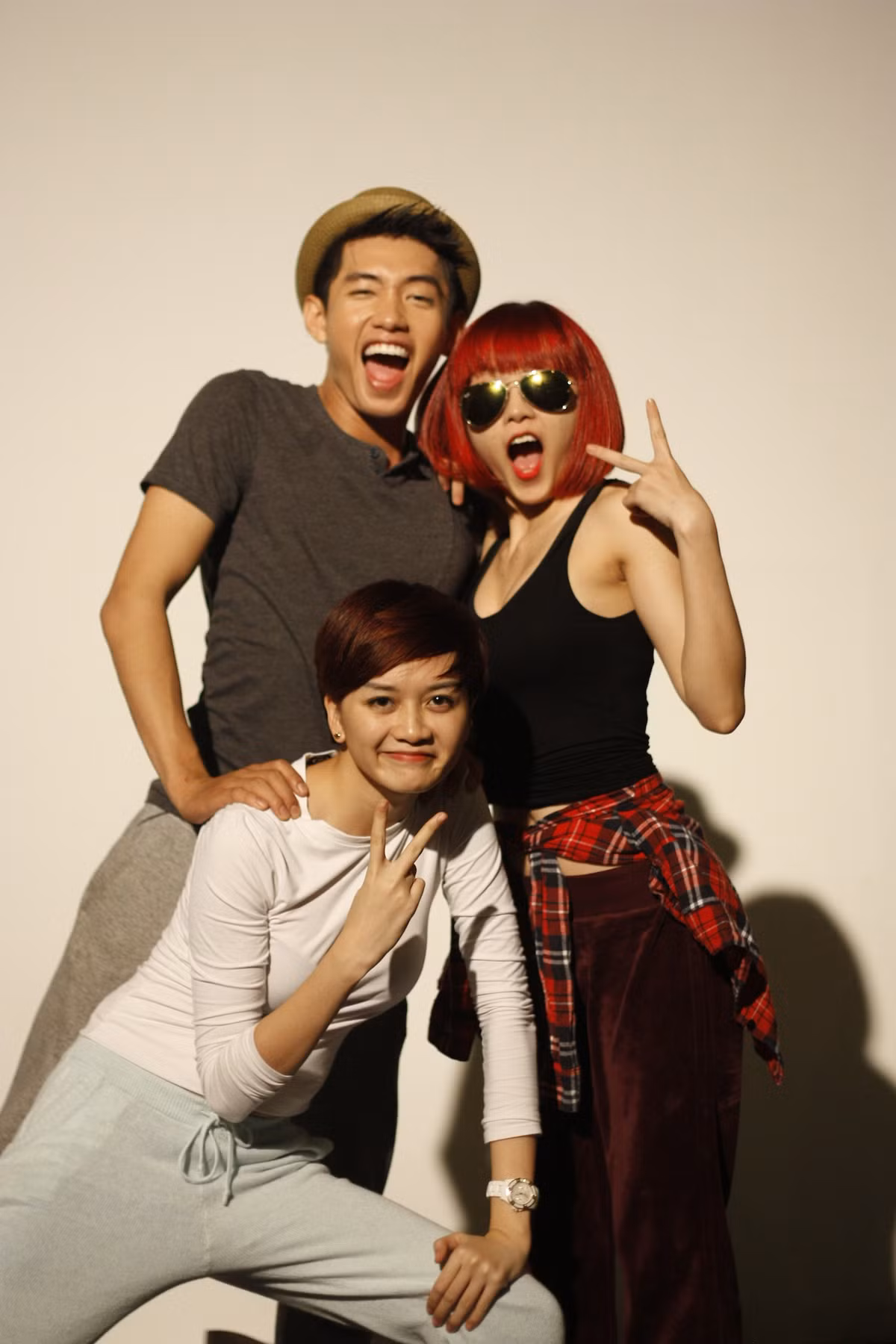 Sau khi rời khỏi cuộc thi The voice 2012, Thiều Bảo Trang cùng em gái Thiều Bảo Trâm với sự hỗ trợ của nhạc sĩ Phương Uyên đã thành lập nhóm nhạc mang tên Bee.T.