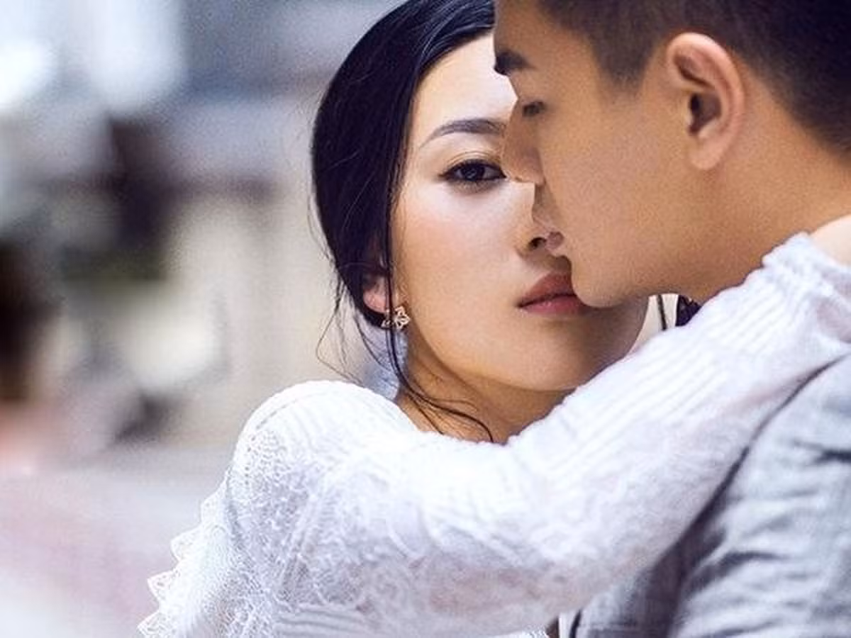 Yeu nhau 2 nam, toi moi biet minh la nguoi thu 3