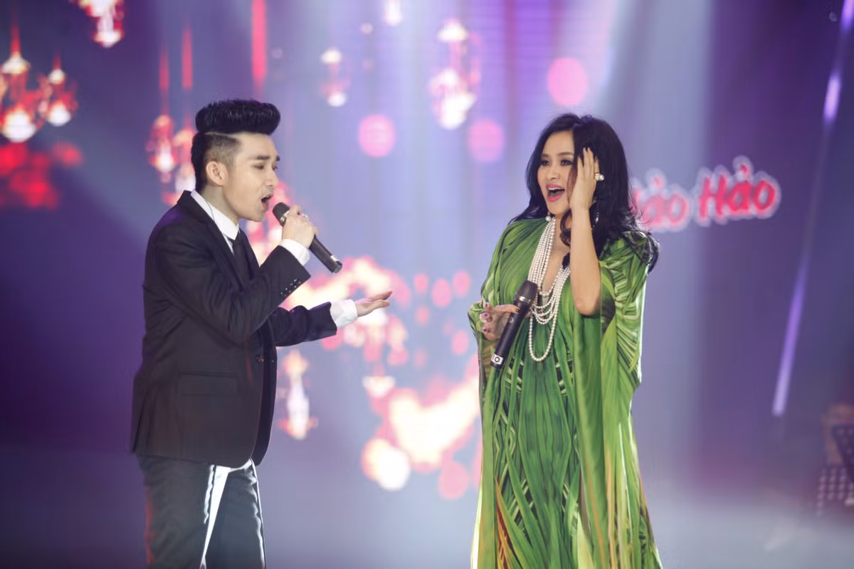 Màn song ca đầy cảm xúc với Thanh Lam qua hai ca khúc "Mưa hồng" và "Cát bụi" chiếm được cảm tình của khán giả. "Khi hoạn nạn mình biết người nào thương mình, người nào ghét mình. Giờ showbiz, tôi không còn ai là bạn". Nữ ca sĩ bộc bạch nhân dịp tái xuất trở lại.