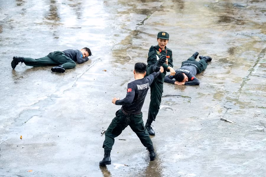 Phần thực hành một số động tác nội dung kỹ, chiến thuật, võ thuật Công an nhân dân của chiến sĩ đơn vị Cảnh sát Gìn giữ hòa bình số 1. Qua công tác kiểm tra, Đoàn chuyên gia Liên hợp quốc đánh giá cao công tác chuẩn bị về trang thiết bị, phương tiện; đào tạo, huấn luyện VNFPU-1 của Bộ Công an đáp ứng các tiêu chuẩn của Liên hợp quốc. 