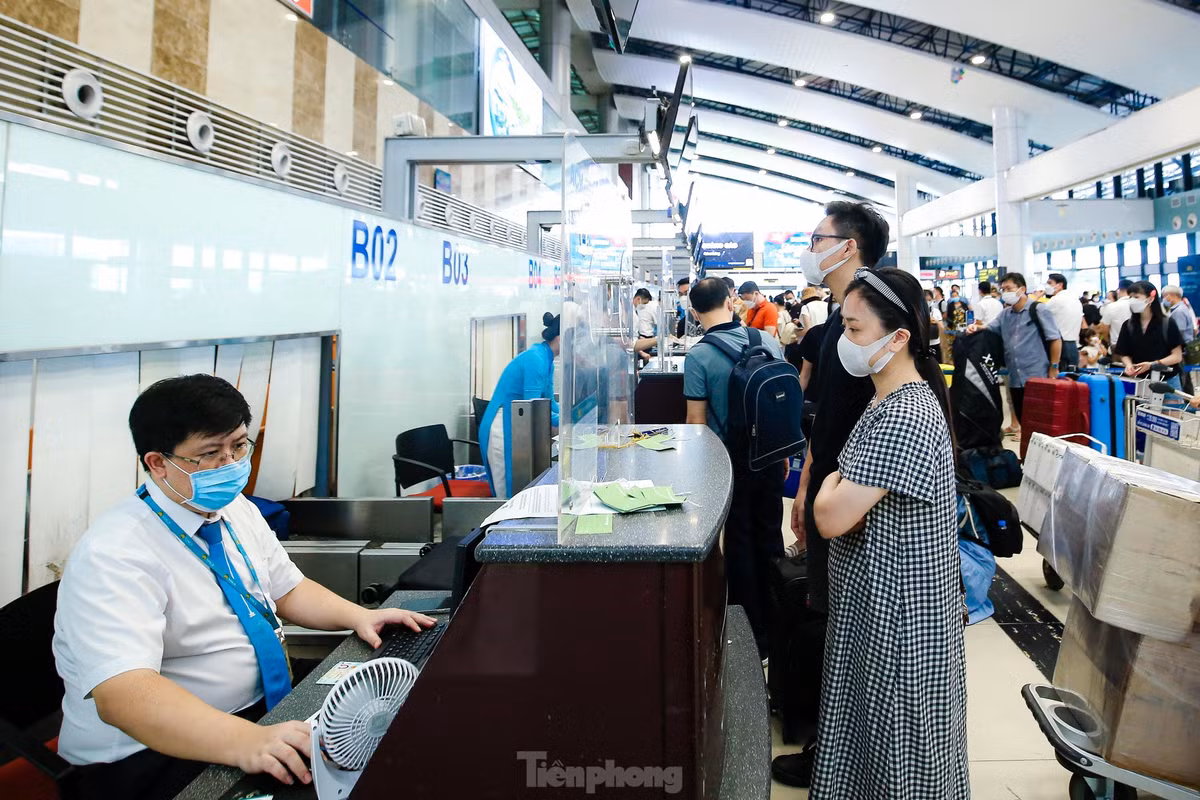 Để đảm bảo an toàn trong dịp nghỉ lễ Quốc khánh 2/9, sân bay Nội Bài đã kích hoạt kiểm soát an ninh hàng không cấp độ 1 từ ngày 31/8 đến hết ngày 4/9/2022; xử lý nghiêm những trường hợp vi phạm các quy định tại sân bay.