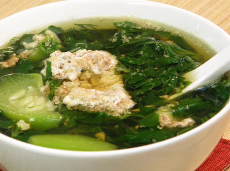 Vì lạ lẫm nên nhiều người lùng mua về thưởng thức.