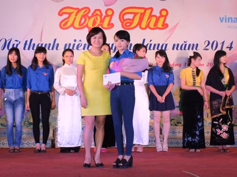 Thí sinh Ngô Hoàng Quỳnh Ngân - Huyện đoàn Yên Bình là thí sinh có lượng bình chọn cao nhất trong nội dung thi ảnh