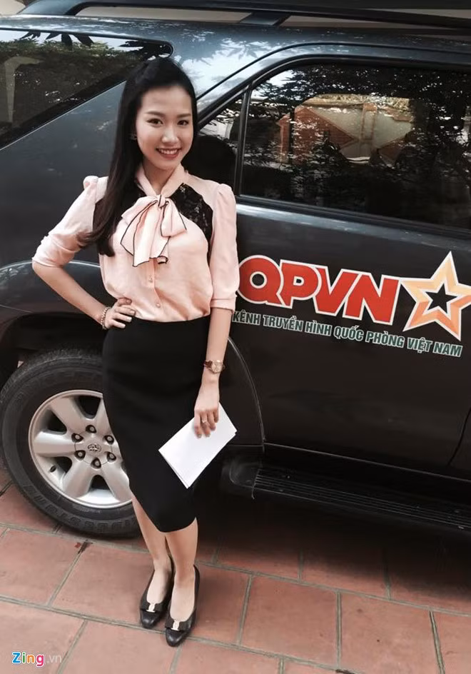 Những ngày đầu khoác lên mình bộ quân phục, Quý Linh không tránh được sự áp lực. Cô luôn nỗ lực để hoàn thiện bản thân và cách dẫn tốt, gần gũi với khán giả hơn. MC 9X mong muốn, sẽ hiểu sâu sắc hơn về màu xanh quân đội, truyền tải không chỉ thông tin và còn cả tình cảm của mình tới người xem. Hiện tại, Quý Linh đang tham gia vào công việc làm phóng viên, biên tập tin tức để sản xuất tin bài.