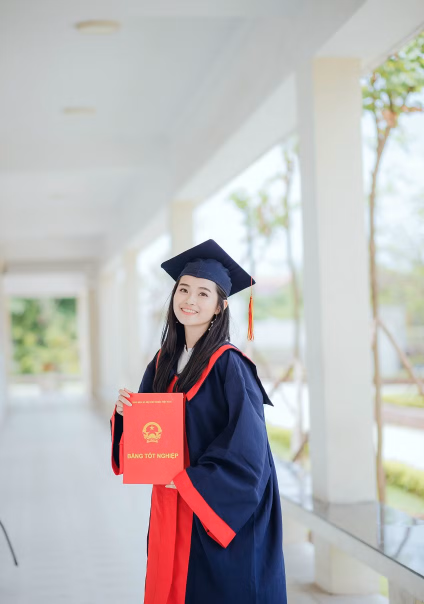 Trong hành trình tham gia cuộc thi, cô cho biết luôn nhận được sự cổ vũ và ủng hộ của gia đình. Phương Anh nói: “Chính mẹ là người động viên tôi tham gia cuộc thi, thậm chí niềm mong mỏi này còn nhen nhóm từ khi tôi còn nhỏ. Mẹ mong muốn tôi trở thành một cô gái tri thức, tự chủ, bản lĩnh, và đặc biệt là giúp ích được cho cộng đồng”.