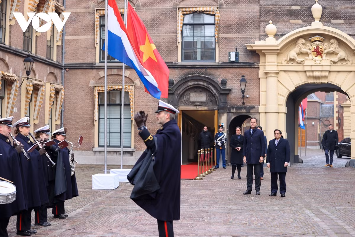 Thủ tướng Hà Lan Mark Rutte chủ trì lễ đón chính thức Thủ tướng Phạm Minh Chính Thu tuong Ha Lan Mark Rutte chu tri le don chinh thuc Thu tuong Pham Minh Chinh
