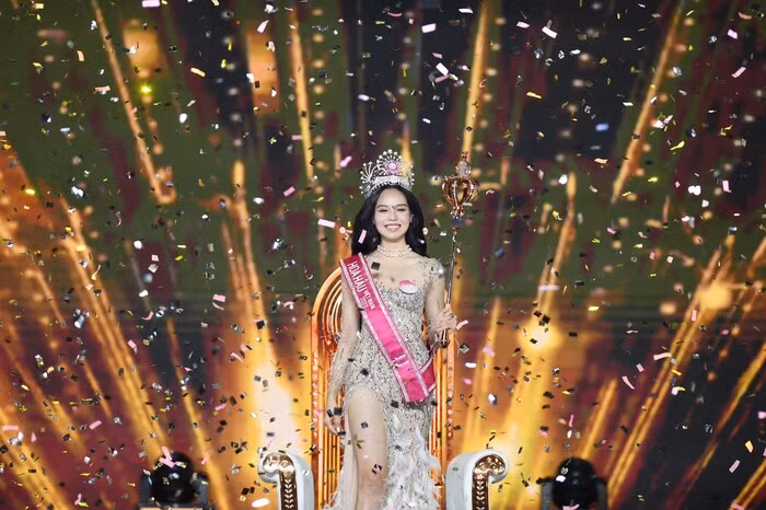 Dan mang tim ra diem trung hop tai cac cuoc thi Hoa Hau Viet Nam