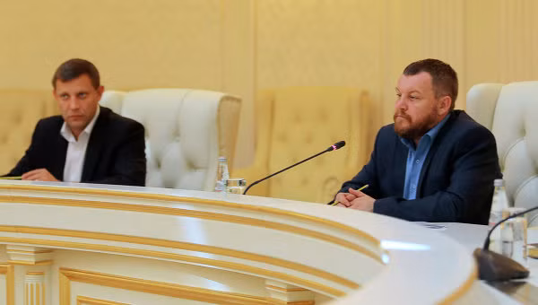 Lãnh đạo hai nước cộng hòa tự xưng ở miền đông Ukraine tham dự cuộc đàm phán của Nhóm Tiếp xúc ở Minsk.