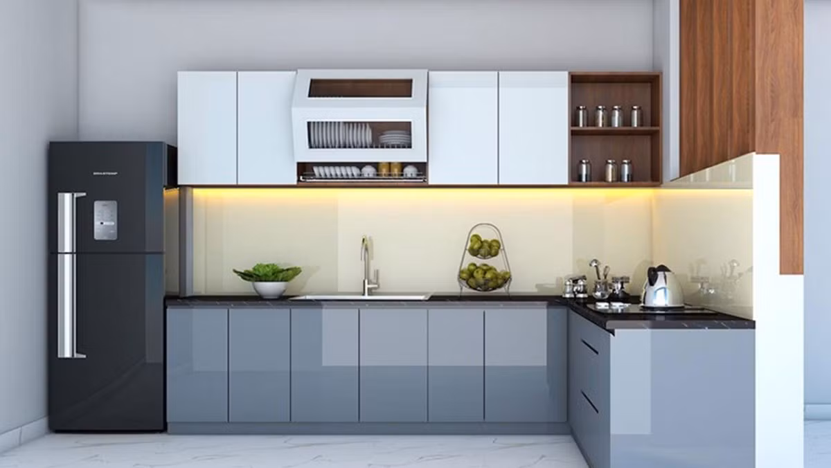Đầu tiên bếp không nên đặt ngược hướng nhà, vì đặt bếp ngược hướng nhà sẽ gây bất lợi cho gia đạo. Từ đó có thể dẫn đến những xáo trộn không đáng có trong gia đình khiến tài lộc không thể vào nhà. Đây là một trong những điều kiêng kỵ khi đặt bếp mà mọi người cần lưu ý.