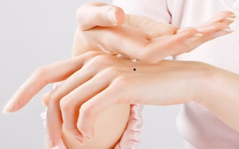 Người phụ nữ này nhìn chung là người nhanh nhẹn, rất cần mẫn và đảm đang. Họ còn có sức khỏe, trường thọ và biết cách chăm sóc con cái. Nhìn chung, cuộc đời họ sẽ nhiều của cải, có danh tiếng đến già. 