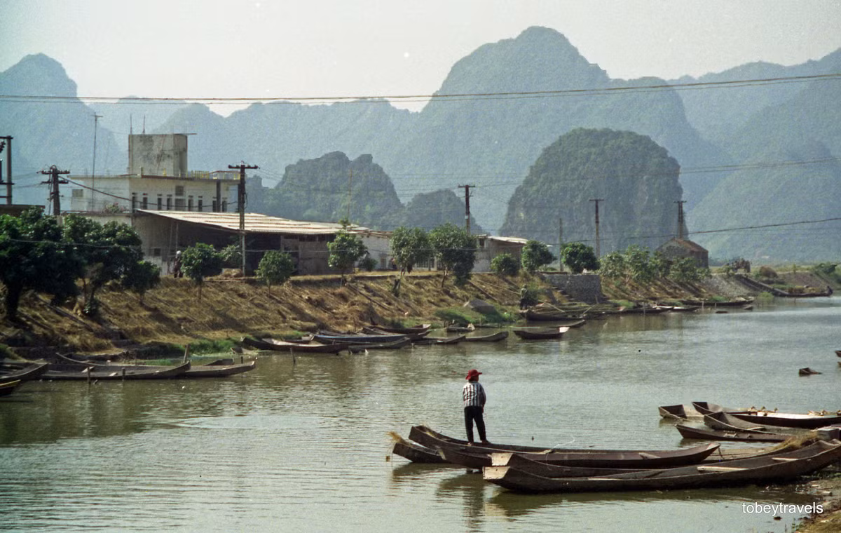 Bức tranh bình yên về vùng quê Hà Tây năm 1996.
