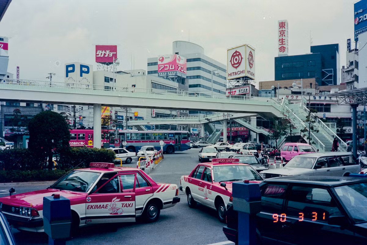 Đường phố Nagasaki giờ cao điểm.