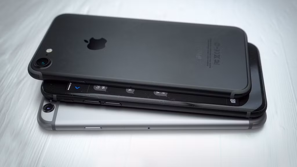 Màu sắc mới có thể là chiêu thức hiệu quả giúp iPhone 7 gây ấn tượng với người dùng, giống với cách họ sử dụng màu vàng trên iPhone 5S hay vàng hồng trên 6S.