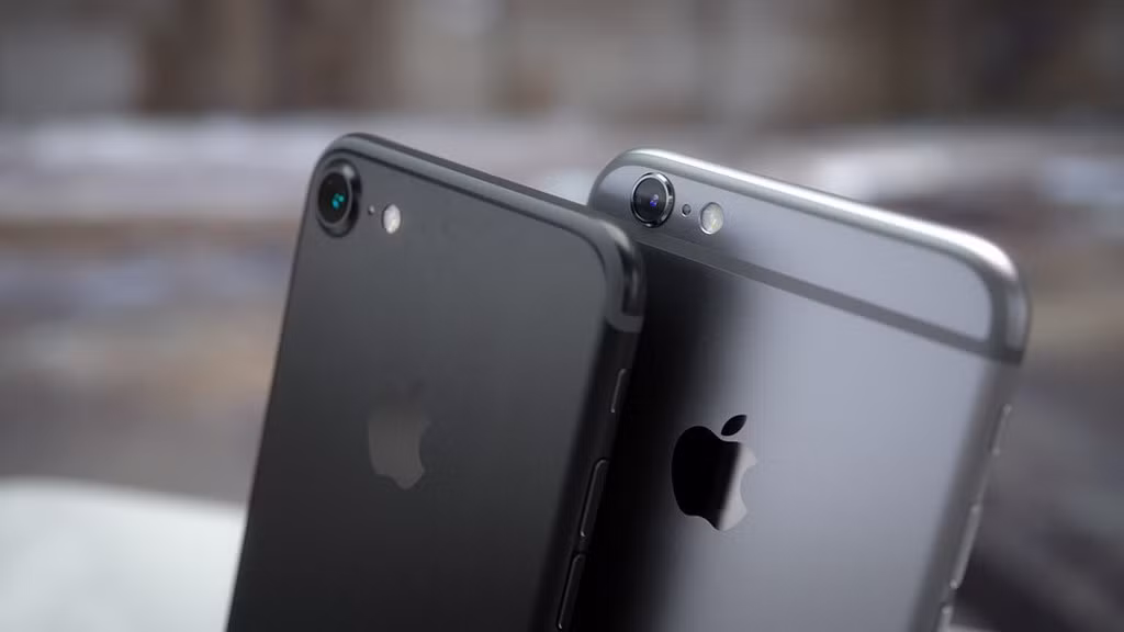 Có một số tin đồn gần đây khẳng định, hãng sẽ khai tử bản iPhone 16 GB, tung ra iPhone 7 với dung lượng tối thiểu 32 GB. Đây là điều đã phổ biến từ lâu trên các máy cao cấp chạy Android.