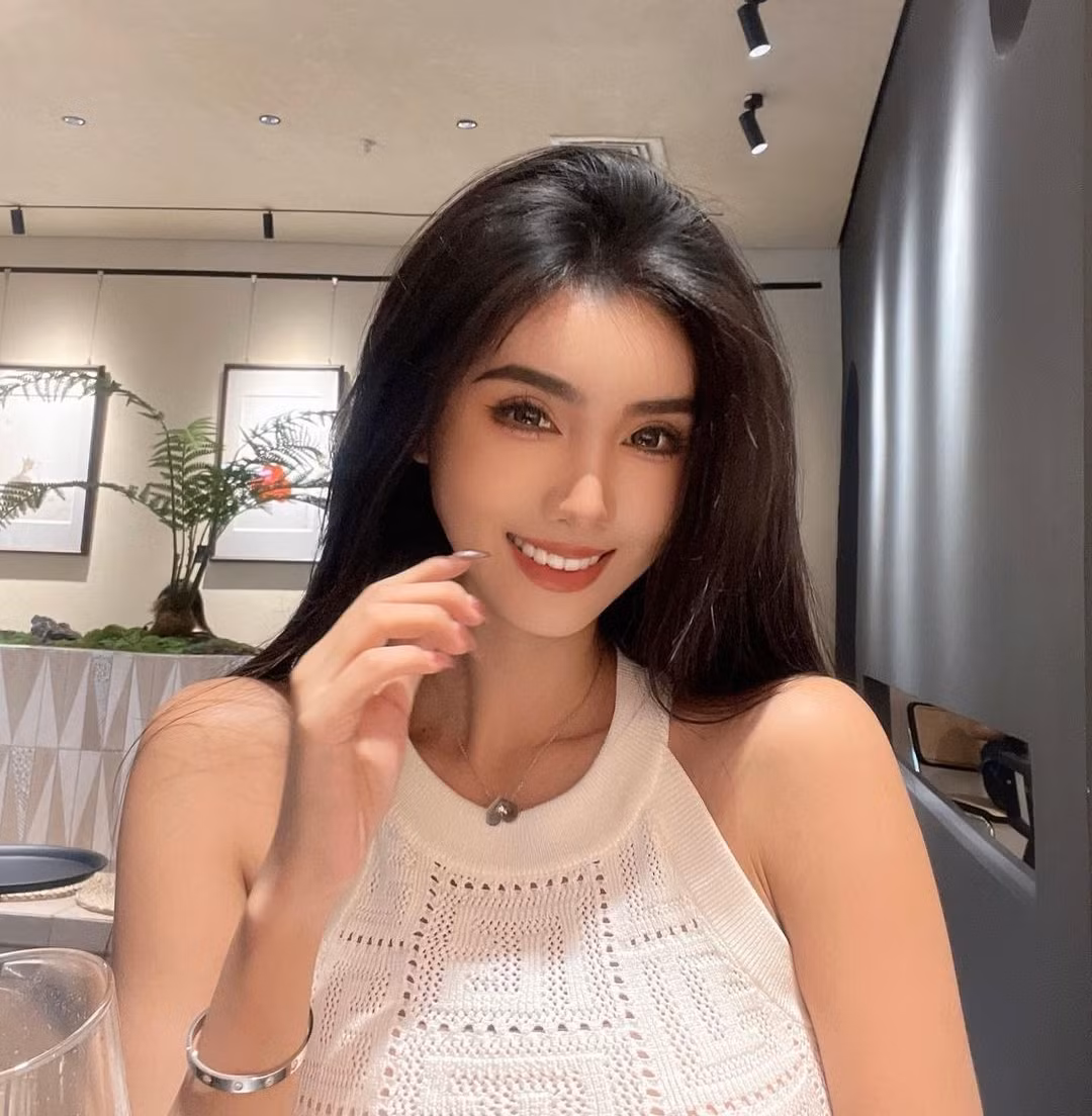 Nu than phong gym Trung Quoc tap ben bi tu nam 18 tuoi