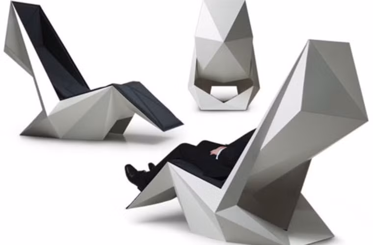 Được thiết kế bởi Ninna Helena Olsen, thiết kế origami này trông như một tác phẩm nghệ thuật đang "nhẹ nhàng bao quanh cơ thể của bạn". Chiếc ghế điêu khắc này phù hợp với bất kỳ văn phòng nào. Ngủ giúp cho bạn làm việc hiệu quả hơn, đúng không?