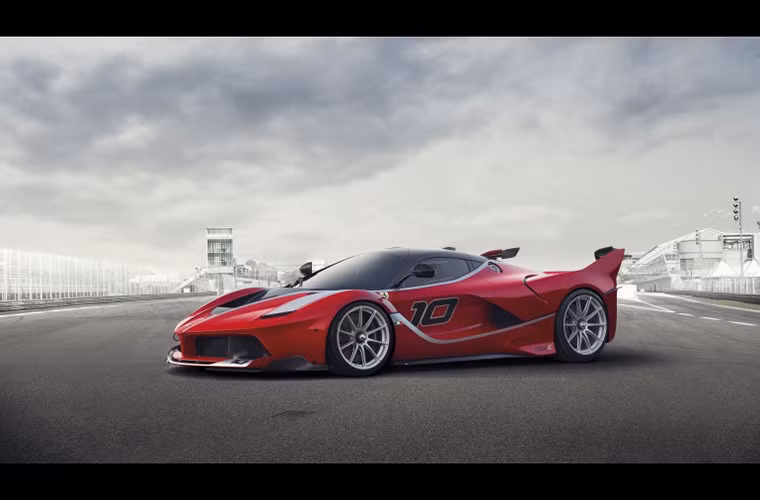 Tương tự như 599XX và FXX, FXX K là một phần trong chương trình nghiên cứu và phát triển liên quan đến ô tô trong phòng thí nghiệm, chủ yếu dành cho các kiểm tra đặc biệt hoặc một nhóm khác hàng độc quyền của Ferrari.