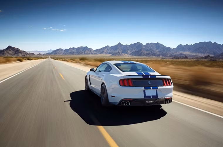 Ford Shelby GT350 sẽ trình diễn “cơ bắp” tại Detroit Auto Show - Hình 4 Ford Shelby GT350 se trinh dien “co bap” tai Detroit Auto Show-Hinh-4
