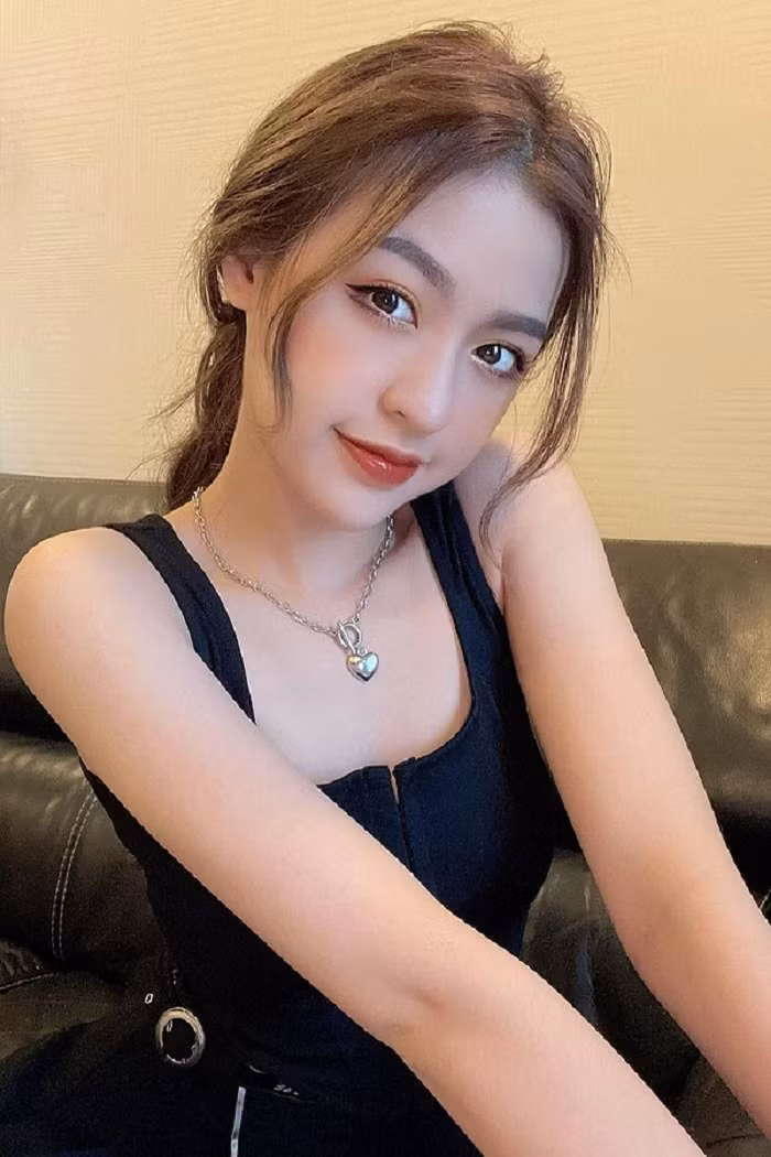 Cuoc song cua 'hotgirl trung ran' dinh dam mot thoi gio ra sao?-Hinh-5