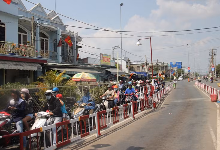 Giờ đây không còn xảy ra tình trạng tắc, kẹt. Đây là hình ảnh được ghi nhận vào chiều mùng 2 Tết Giáp Ngọ