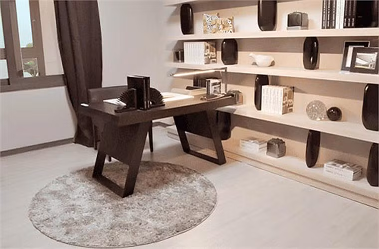 Góc làm việc gọn gàng, lịch lãm. Chi Bảo rất ưng ý với thiết kế nội thất góc làm việc này.