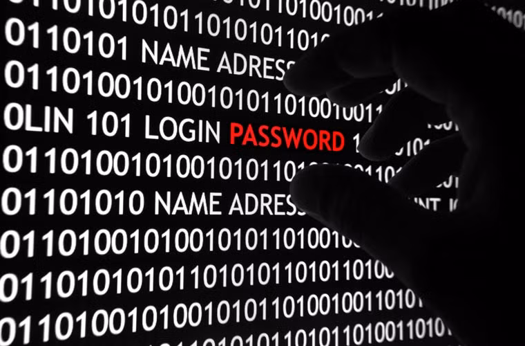 Hacker Trung Quốc dùng mã độc “soi” Bộ ngoại giao nước ngoài. Theo tờ FireEye và New York Times, các cuộc tấn công mạng tới các bộ ngành nhiều nước, trong đó có Cộng hòa Czech, Bồ Đào Nha, Hungary, bắt nguồn từ Trung Quốc, đã được tiến hành từ tháng 8/2013. Khi bị nhiễm mã độc, các thông tin về hệ thống mạng, thông tin đăng nhập sẽ bị thu thập.