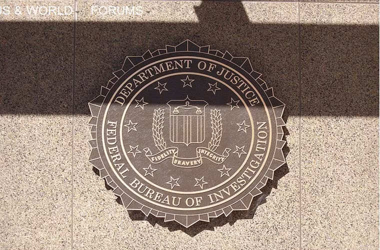 FBI dùng phần mềm độc hại theo dõi tình nghi. FBI có một đội hacker trình độ cao, chuyên dùng các phần mềm độc hại để theo dõi kẻ tình nghi và thậm chí là bật webcam của người dùng một cách bí mật.