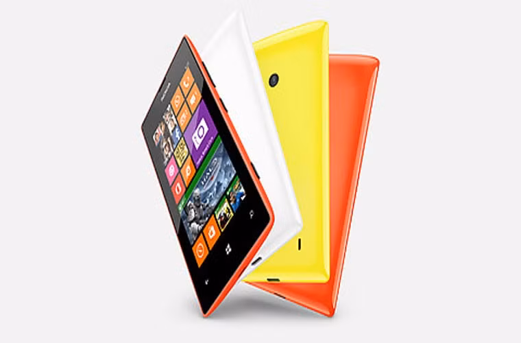 Nokia ra mắt Nokia Lumia 525 tại Singapore. Chiếc điện thoại này sẽ được thay thế cho Nokia Lumia 520 và có giá khoảng 4 triệu đồng, với 3 màu chủ đạo: vàng, vàng cam và trắng.