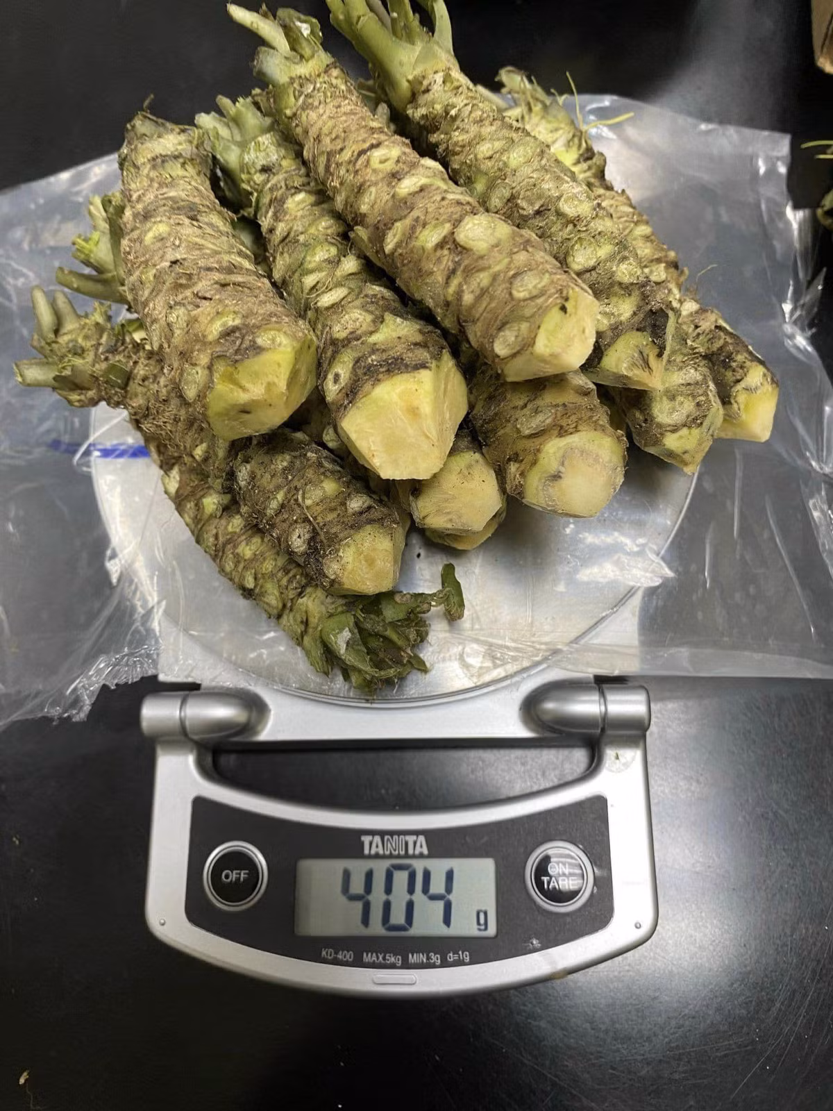 Trong cay gia vi, nguoi dan ong thu hoach cu ban 6 trieu/kg-Hinh-3