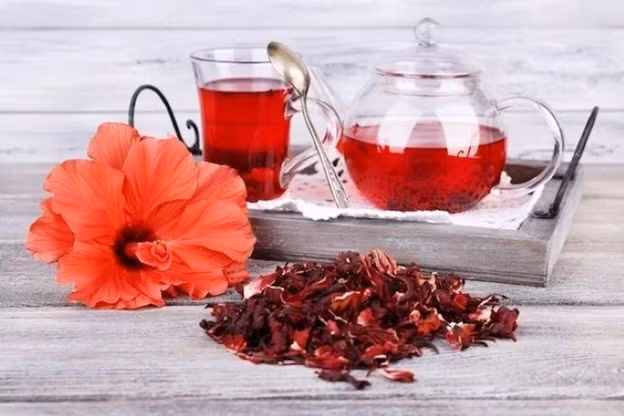 Loại hoa màu đỏ đem phơi khô, pha trà tốt cho tim mạch Loai hoa mau do dem phoi kho, pha tra tot cho tim mach
