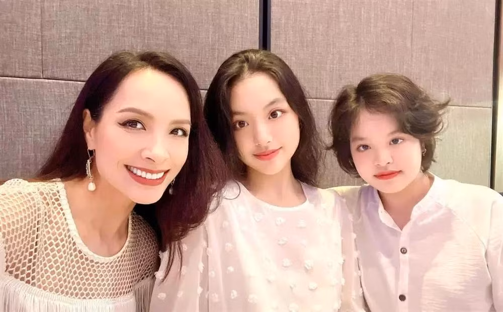 Cung chiem nguong chiec vay Thuy Hanh danh 5 tieng lam cho con gai-Hinh-5