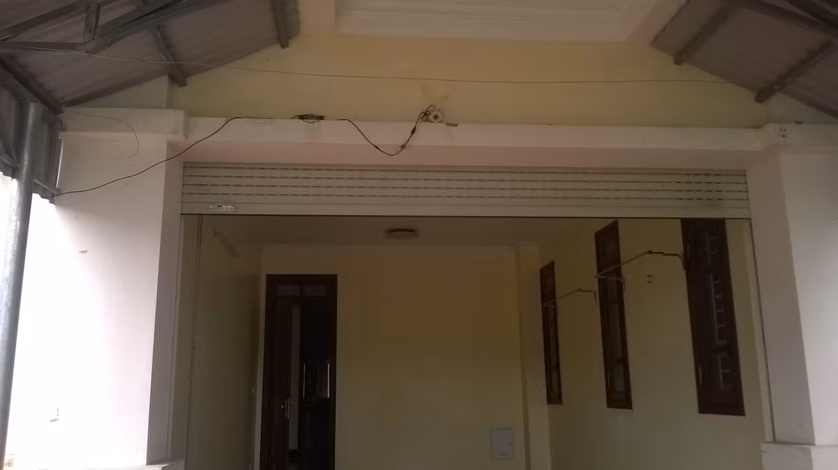 Phối hợp với công an Trung Quốc, công an TP Hải Phòng có đủ tài liệu xác định nhóm đối tượng trên có hành vi lừa đảo chiếm đoạt tài sản của người dân Trung Quốc. Trong ảnh là camera của biệt thự đã được nhóm đối tượng thay mắt để theo dõi bên ngoài.