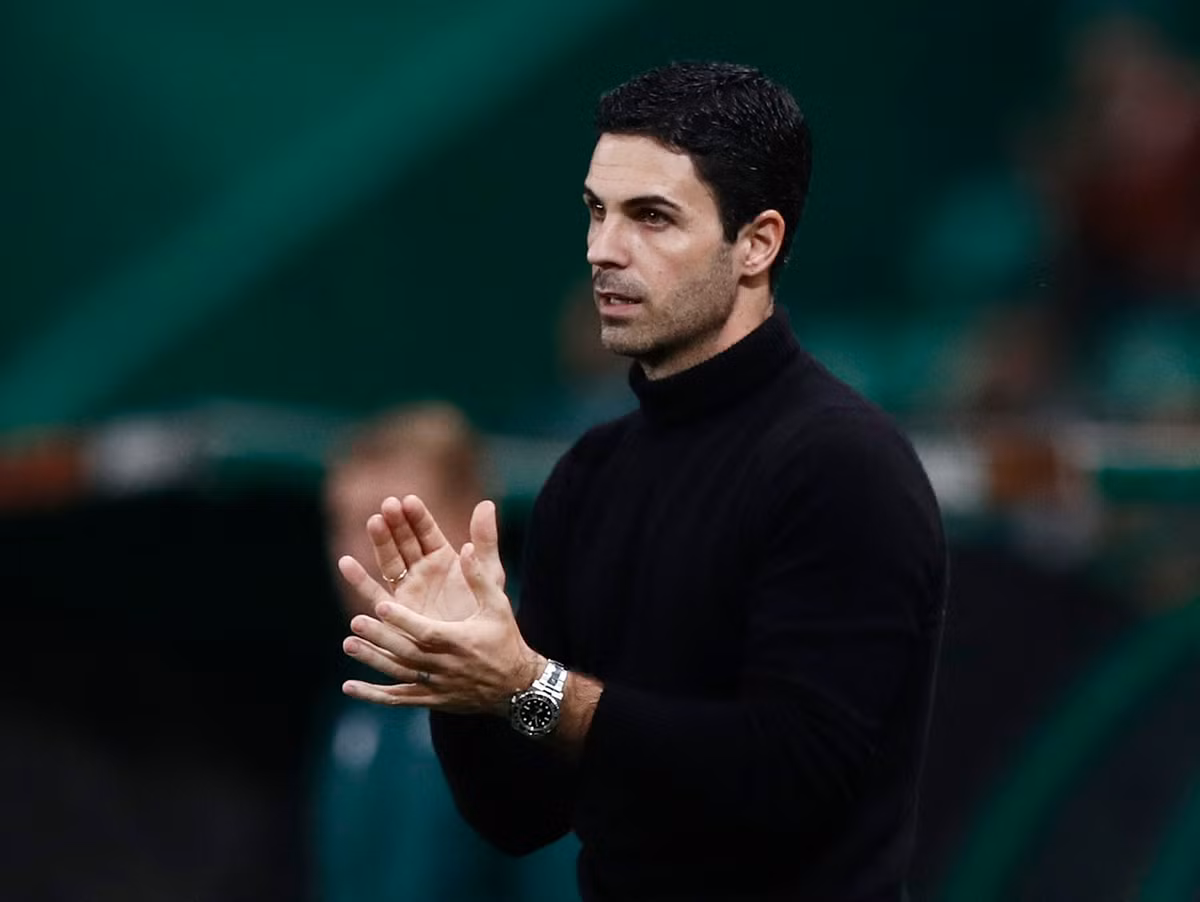 Mikel Arteta (40 tuổi) giúp Arsenal trở thành ứng viên nặng ký vô địch Premier League mùa này. "Pháo thủ" mới thua 3 trận sau 27 vòng đấu và hơn đội nhì bảng Man City 5 điểm.
