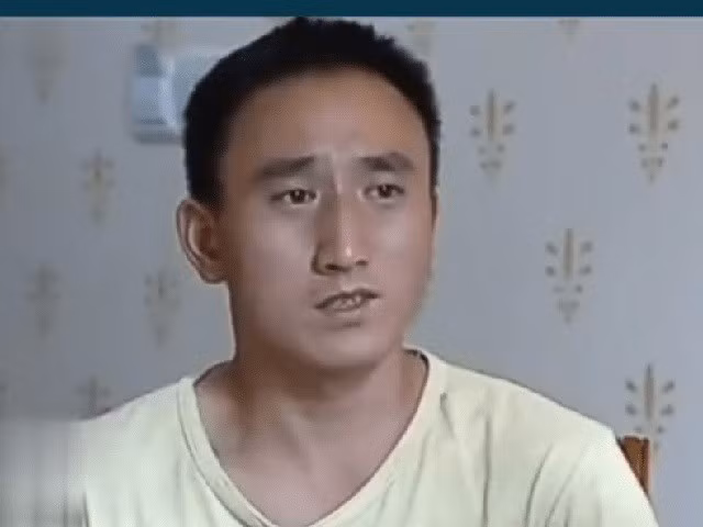 Di lam xa nua nam, vo bau song thai, chong doi xet nghiem ADN