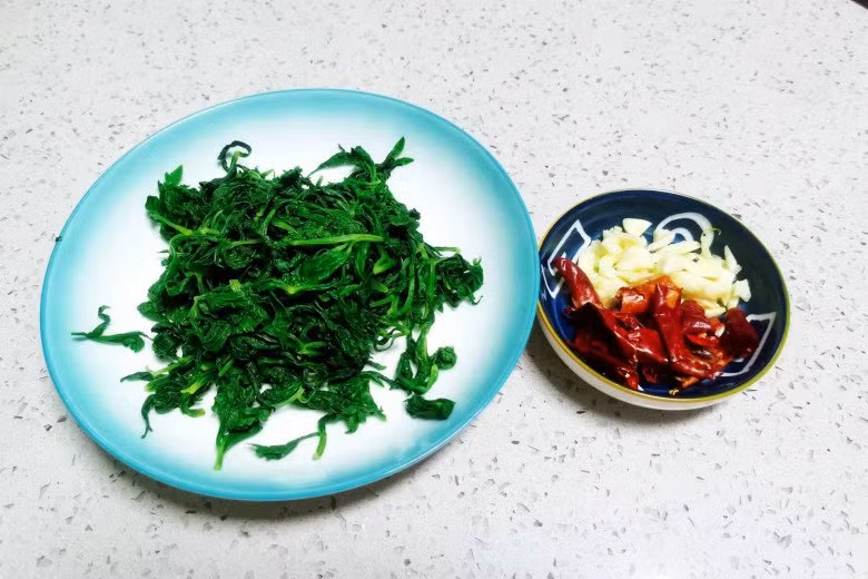 Loại rau “bảo bối” ngăn ngừa ung thư nhưng nhiều người thường bỏ đi - Hình 2 Loai rau “bao boi” ngan ngua ung thu nhung nhieu nguoi thuong bo di-Hinh-2