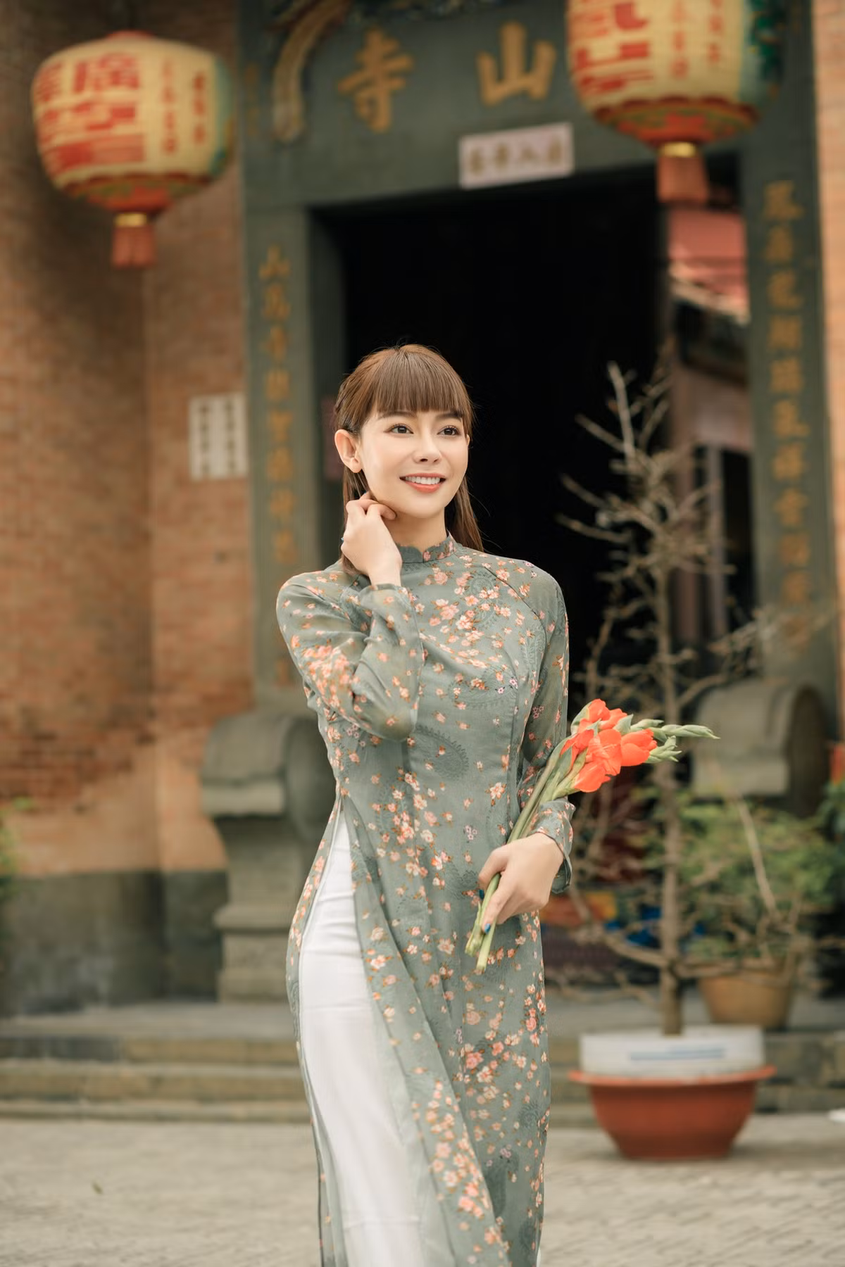 br/> Năm 2016, Hải Dương tham gia cuộc thi Hoa hậu Áo dài tại Mỹ và giành danh hiệu cao nhất. Cô thường xuyên tham dự các sự kiện giải trí và có mối quan hệ thân thiết với nhiều nghệ sĩ. Hoa hậu Hải Dương từng nổi tiếng là người có lối sống xa hoa và sở hữu nhiều hàng hiệu đắt giá.