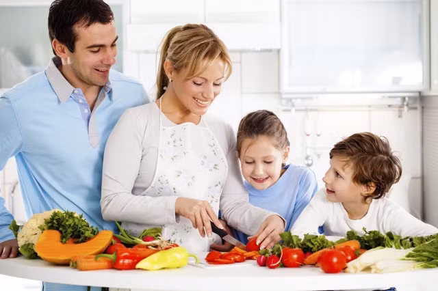  3. Các thành viên trong gia đình trở nên tự tin hơn, công việc suôn sẻ hơn. Đôi khi, một ngày chúng ta thức dậy với tâm trạng tốt và tràn đầy năng lượng không thể giải thích được. Vì vậy cả ngày này sẽ rất may mắn, mọi việc suôn sẻ. Điều này thực sự có nghĩa là hào quang của bạn đã trở nên mạnh mẽ hơn và vận may của bạn đang tăng lên, nếu bạn chăm chỉ nắm bắt cơ hội trong khoảng thời gian này, mọi thứ sẽ diễn ra suôn sẻ và bạn sẽ nhận được thành quả gấp đôi với một nửa nỗ lực.