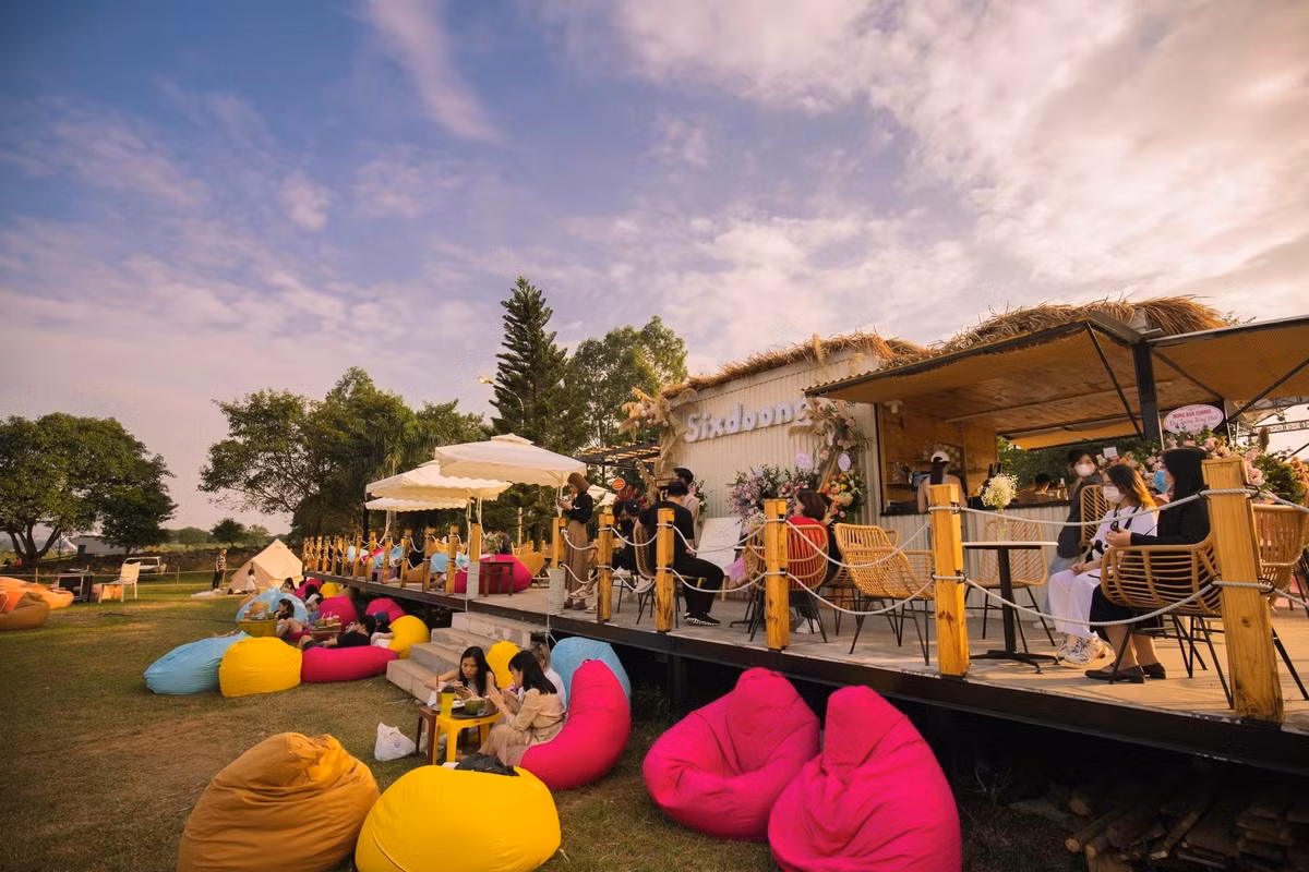 Ha Noi: “Dua nhau di tron” cuoi tuan tai 3 quan ca phe ket hop camping-Hinh-6
