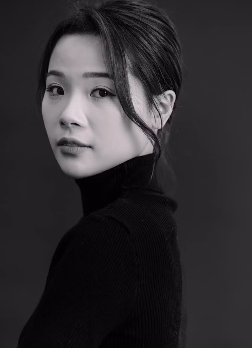 Bền bỉ và mạnh mẽ khi thi đấu, ngoài đời Thùy Linh là một cô gái rất xinh đẹp, dịu hiền.